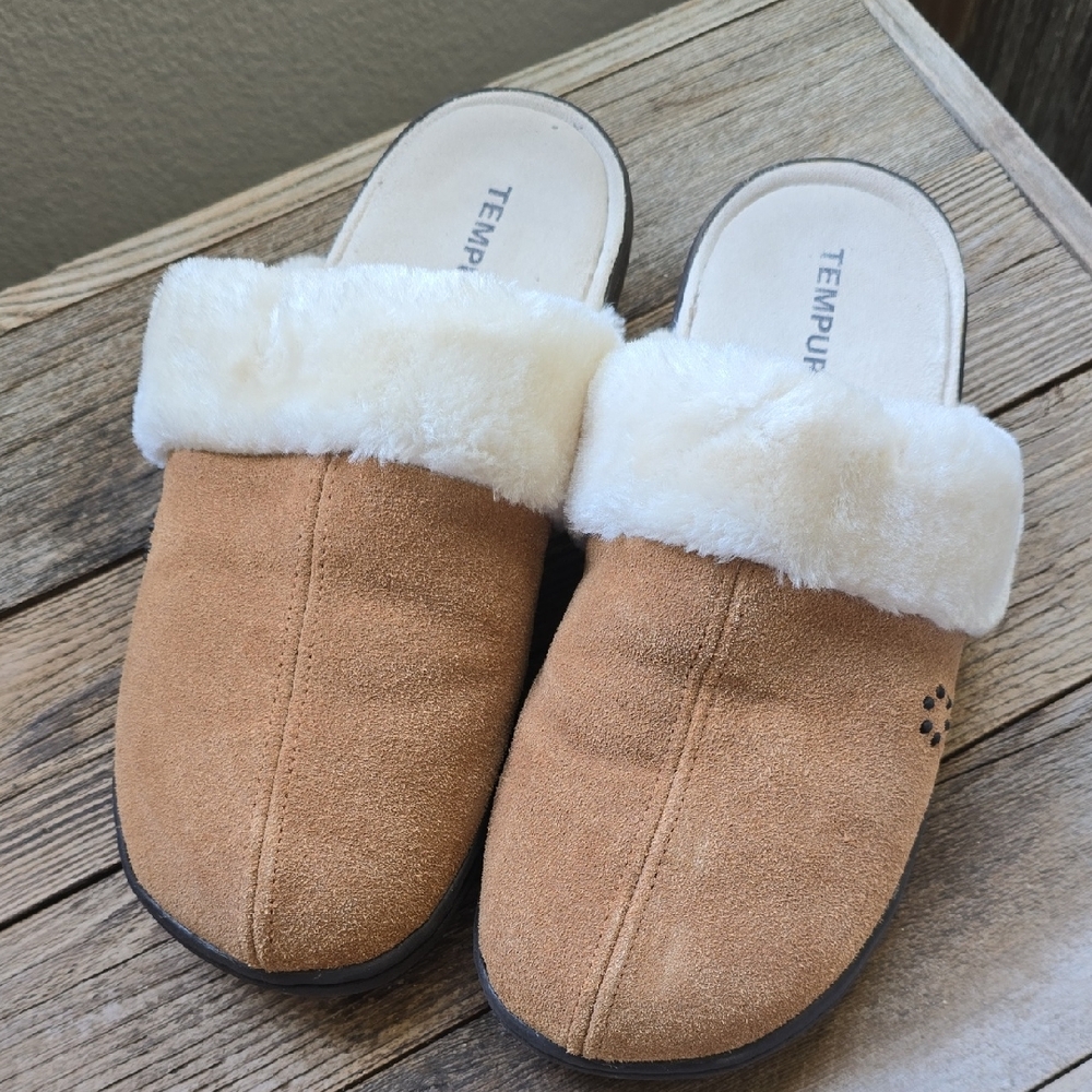 Women's Tan Slippers with Cream Fur Lining